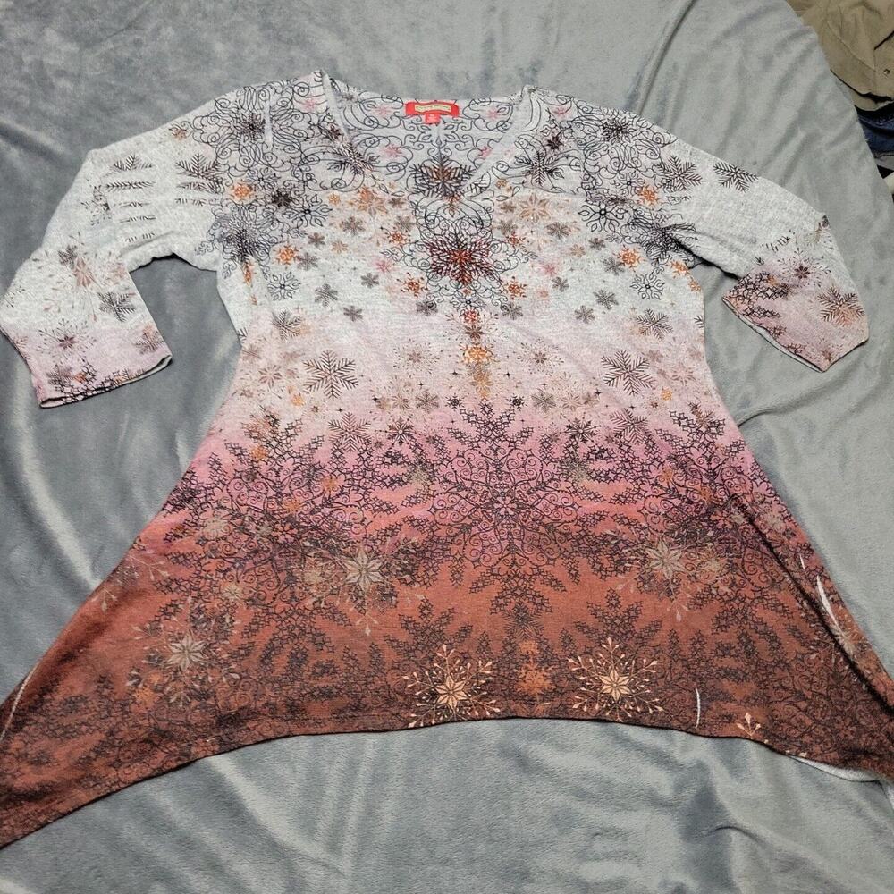 Holiday Tradition Shirt Women XL Top Red Grey Short Sleeve V Neck Snow Flake Tee